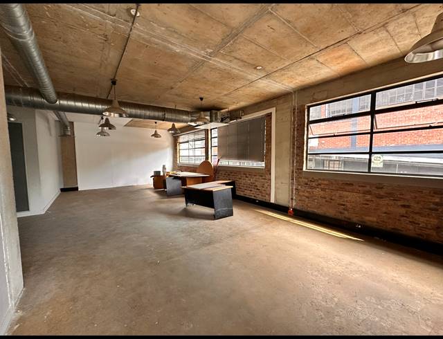 185M² OFFICE TO LET IN MILPARK